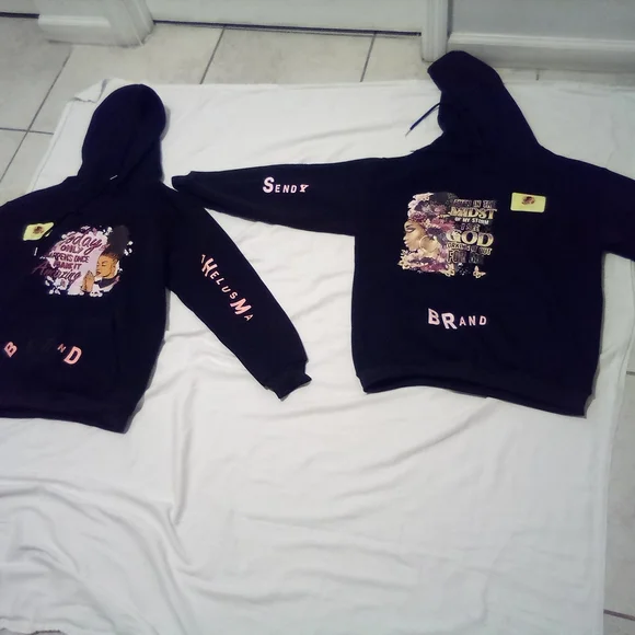 Clothes - Picture 3 of 8